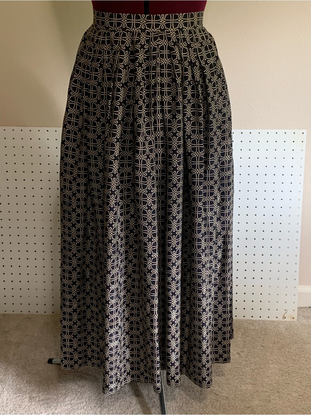 Vintage 80’s Saks Fifth Avenue Black and Cream Silk Geometric Maxi Skirt - Women